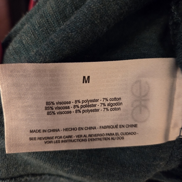 Jessica Simpson V-neck short sleeve T-shirt dark green relaxed fit size M - Picture 8 of 8